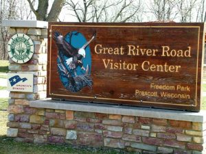 Great River Road Visitor & Learning Center at Free...